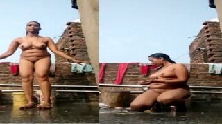 Tall village bhabhi naked bath in terrace