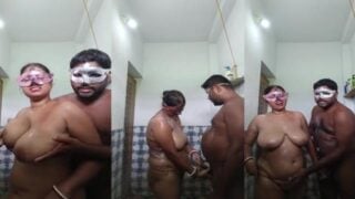 Big boobs Sona bhabhi bathing and nude sex with lover