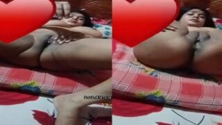 Lonely bhabhi naked rolling on bed with video call