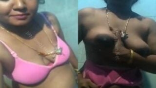 Cheater Tamil aunty selfie nude show for secret lover
