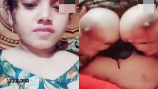 Cute desi boobs showing girlfriend on video call