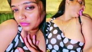 Huge boobs Tango bhabhi teasing in transparent saree