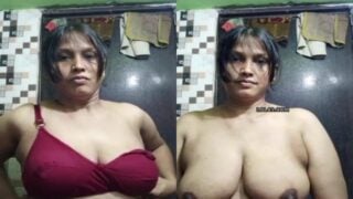 Huge boobs showing aunty to impress secret lover