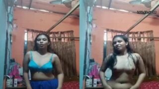 Lonely girl stripping nude viral show for boyfriend