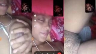 Shy village bhabhi calling video to show her nude body