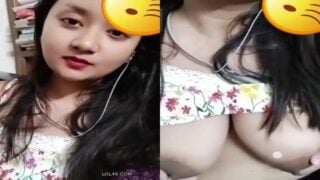 Video call desi girl shows big boobs to boyfriend
