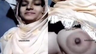 Puffy nipples bhabhi shows beautiful boobs selfie MMS