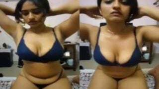 Indian girlfriend deep cleavage showing during blowjob